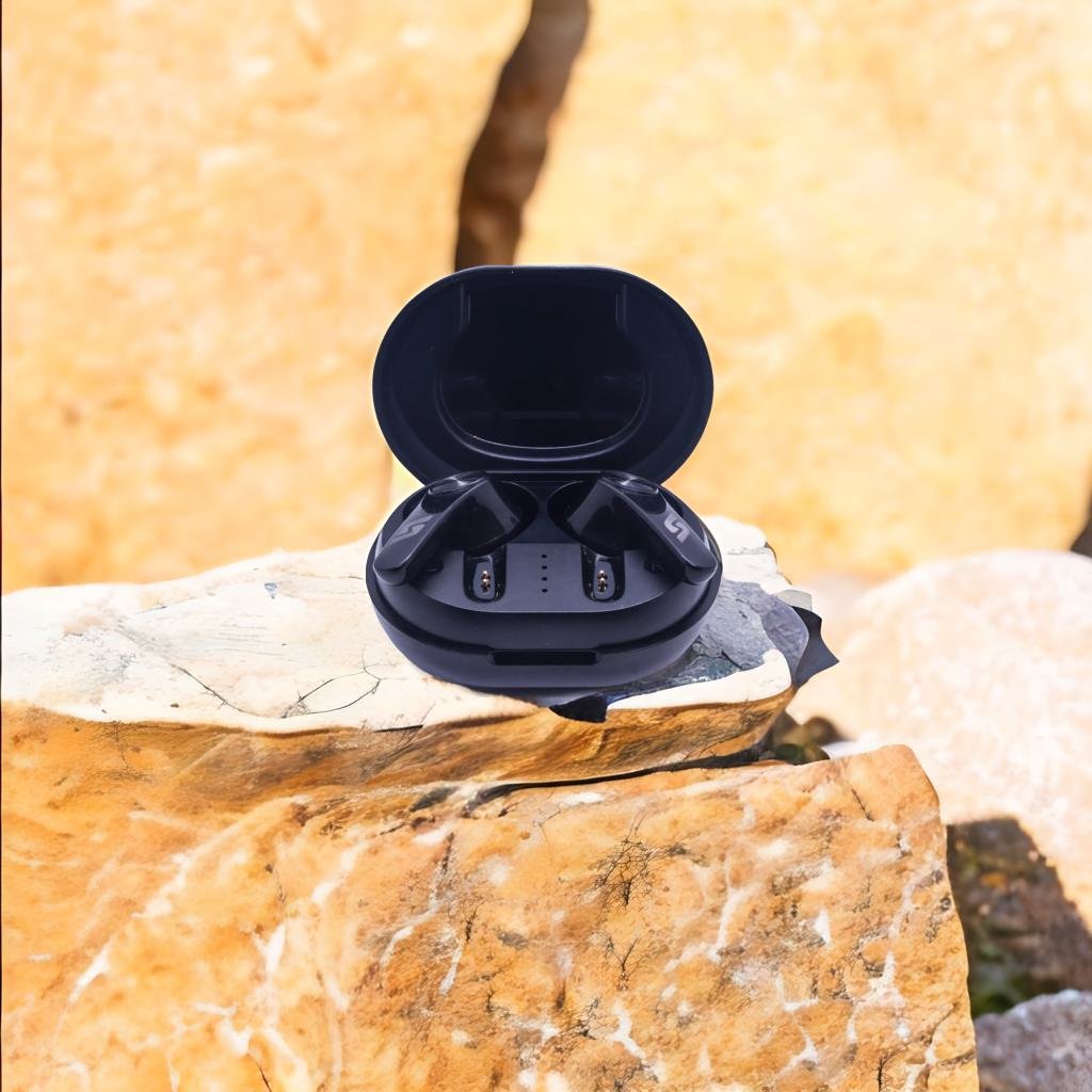 Syn-Pods-true-wireless-earbuds-lifestyle-shot-06